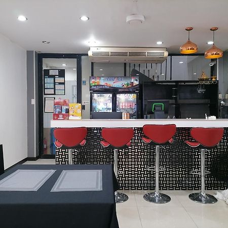 Amici Miei Guesthouse - SHA Plus Phuket Extérieur photo