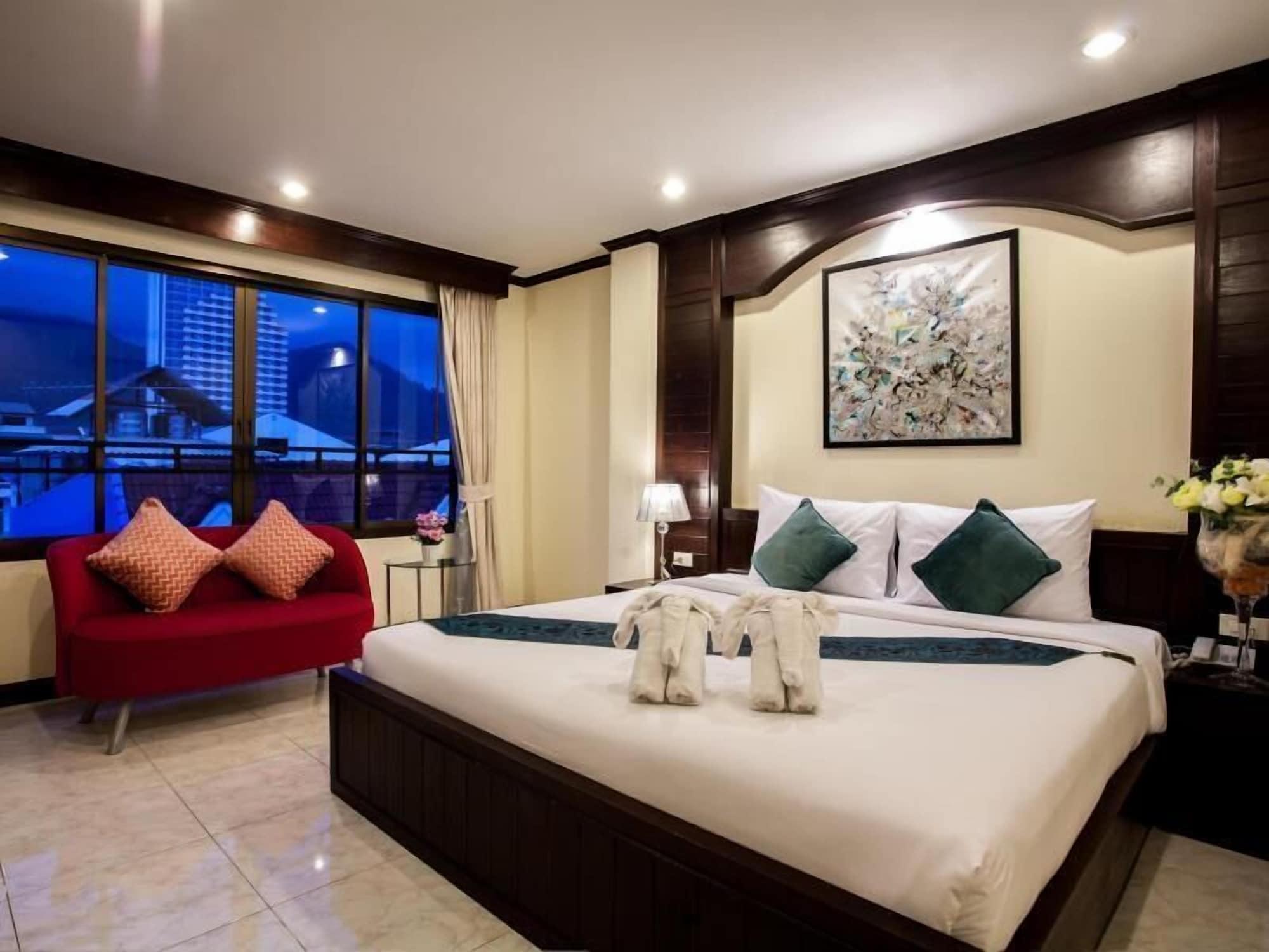 Amici Miei Guesthouse - SHA Plus Phuket Extérieur photo