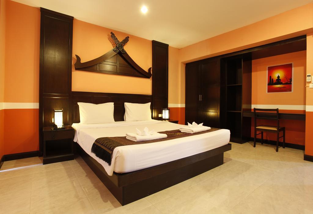 Amici Miei Guesthouse - SHA Plus Phuket Extérieur photo