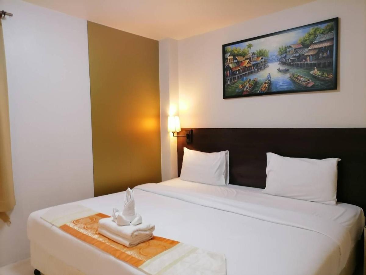 Amici Miei Guesthouse - SHA Plus Phuket Extérieur photo