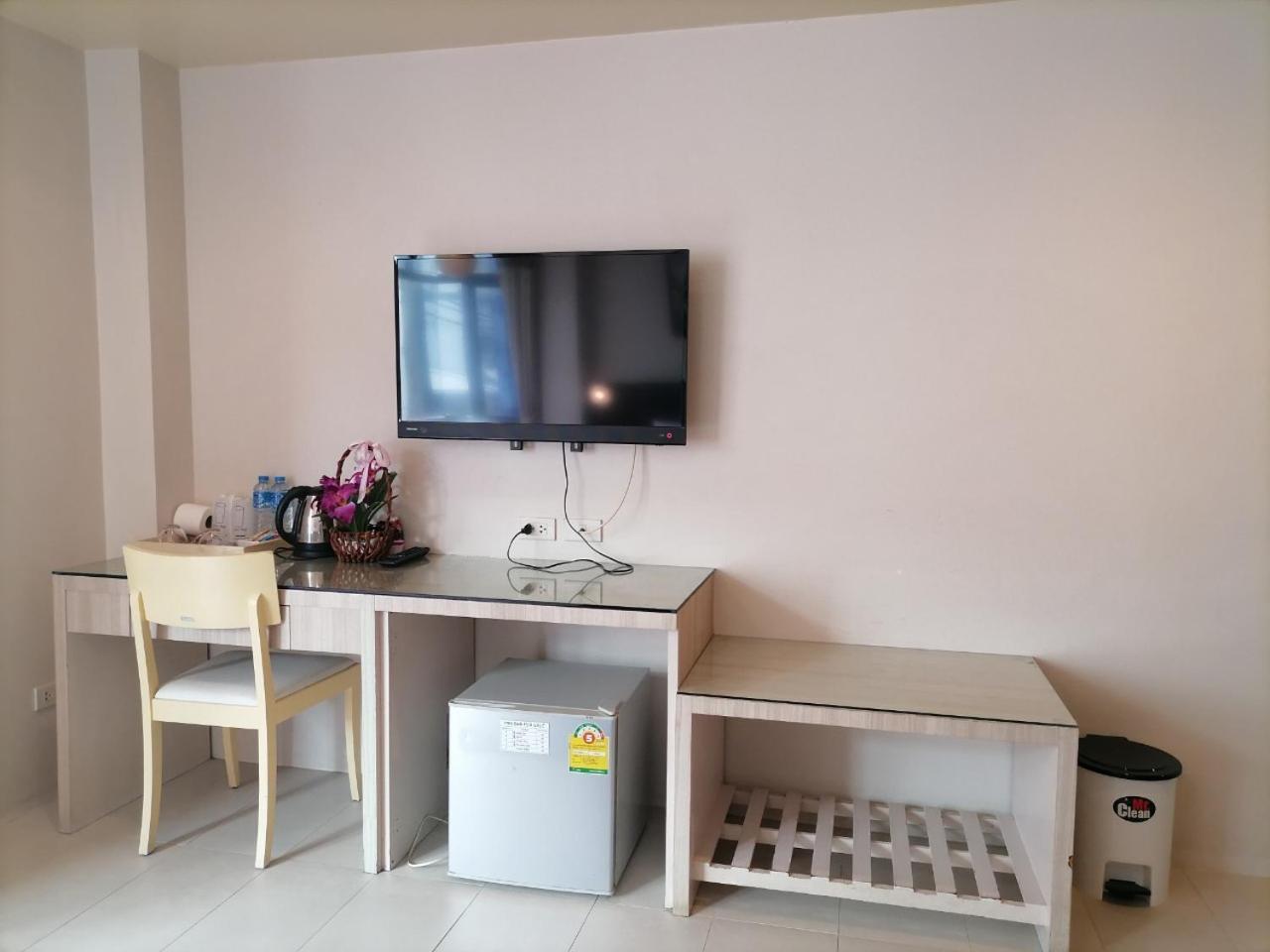 Amici Miei Guesthouse - SHA Plus Phuket Extérieur photo