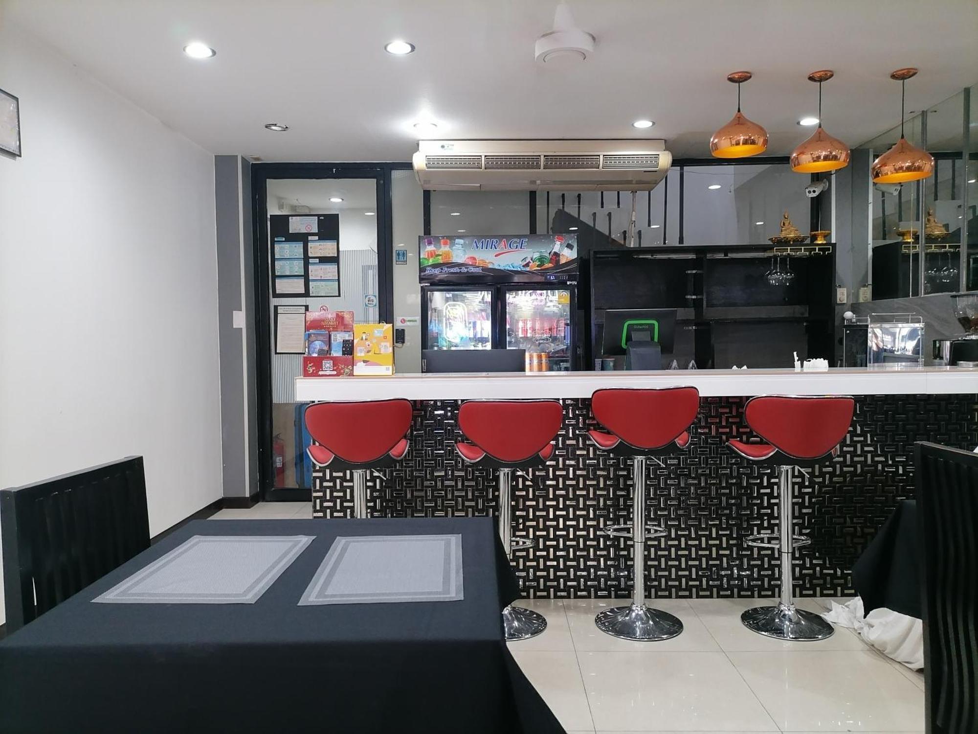 Amici Miei Guesthouse - SHA Plus Phuket Extérieur photo
